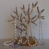 Freshwater pearls and gemstones Freshwater pearls and gemstones